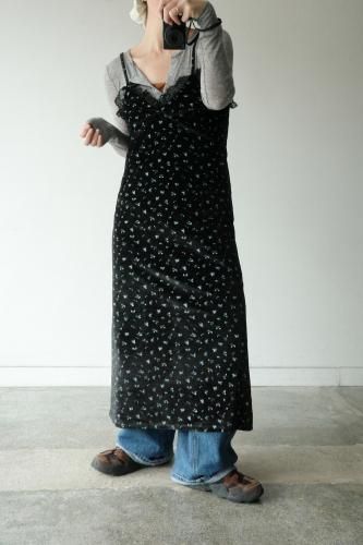 <img class='new_mark_img1' src='https://img.shop-pro.jp/img/new/icons14.gif' style='border:none;display:inline;margin:0px;padding:0px;width:auto;' />2329.小花柄ベロア レースキャミワンピース(ivory / brown / black)