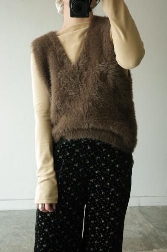 <img class='new_mark_img1' src='https://img.shop-pro.jp/img/new/icons14.gif' style='border:none;display:inline;margin:0px;padding:0px;width:auto;' />2335.シャギーベスト(khaki brown / gray)