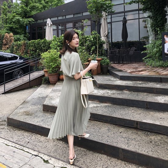 ワンピース プリーツスカートがさわやか無地のグリーンワンピ！|韓国