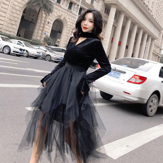 韓国ワンピース 可愛いティアードチュールスカートが個性的な