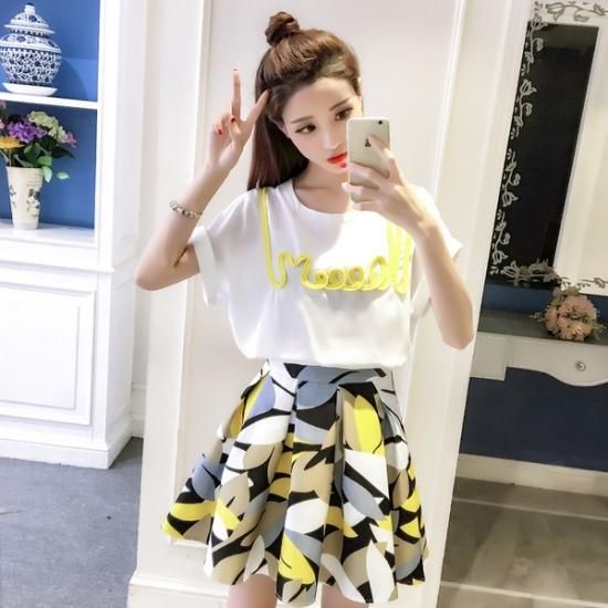 韓国夏までに売り切れかも ワンピース ツーピース ロゴプリント可愛いトップスと大人可愛い花柄スカートのセット 韓国 ワンピース ドレス 通販レディースmarron マロン 韓国夏までに売り切れかも ワンピース ツーピース ロゴプリント可愛いトップスと大人可愛い花柄スカートのセット 韓国 ワンピース ドレス 通販レディースmarron マロン