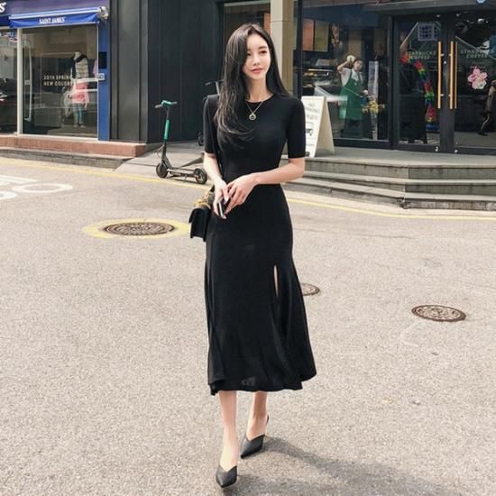 韓国ワンピース 大きなアシンメトリースリットがとっても
