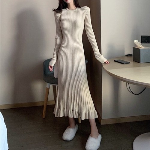ワンピース 裾のフリルが可愛い細見えニットワンピース|韓国