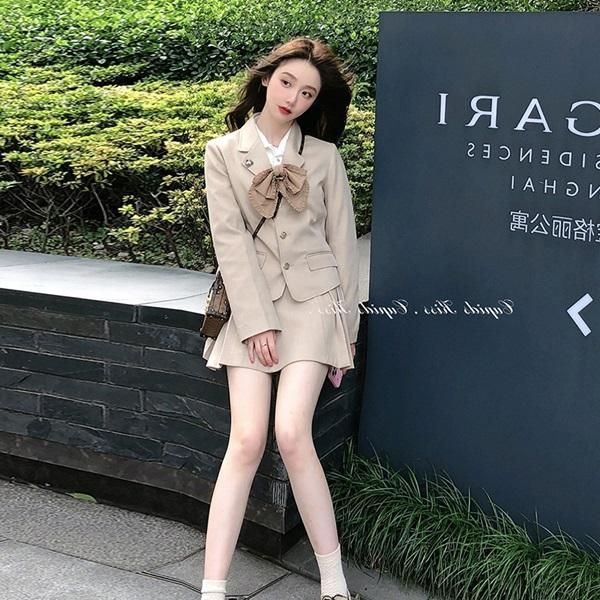 最大5000円OFFクーポン 美品♡ ドット柄 ペプラム セットアップ 上品