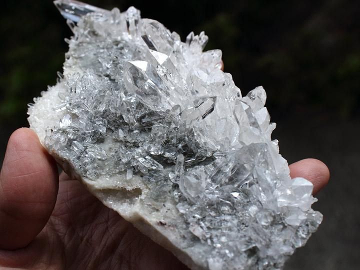 ❗️綺麗　ミニ　極みの逸品 ヒマラヤ　レア　氷の艶と透明感良く　水晶クラスター ❗️綺麗 ミニ 極みの逸品 ヒマラヤ レア 氷の艶と透明感良く 水晶