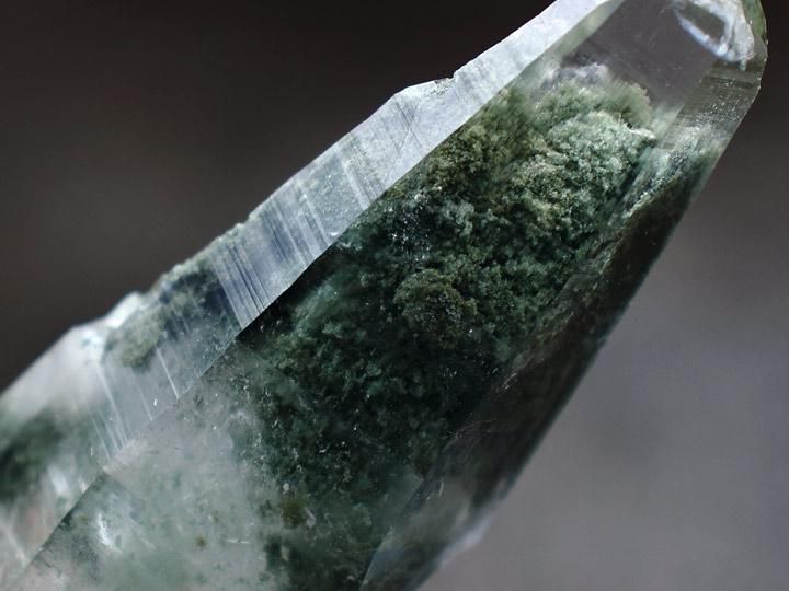 ヒマラヤ水晶「緑泥の翼」ガネーシュヒマール産｜ダブル