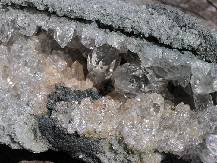 マニハール産ヒマラヤ水晶クラスター - ヒマラヤ水晶専門店 ヒマラヤン