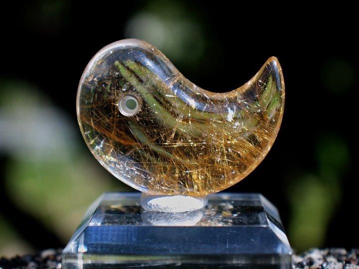 勾玉　水晶　10センチ 1個売り 吉祥の霊鳥 鳳凰 素彫り水晶勾玉(まがたま) 縦約30mm×横