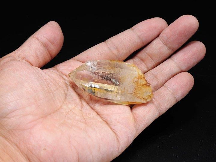 高品質　天然石　ガネーシュヒマール　ヒマラヤ水晶　ポイント　クォーツ　原石 ガネーシュヒマール産 ヒマラヤ水晶 33ミリ 原石ポイント tg864