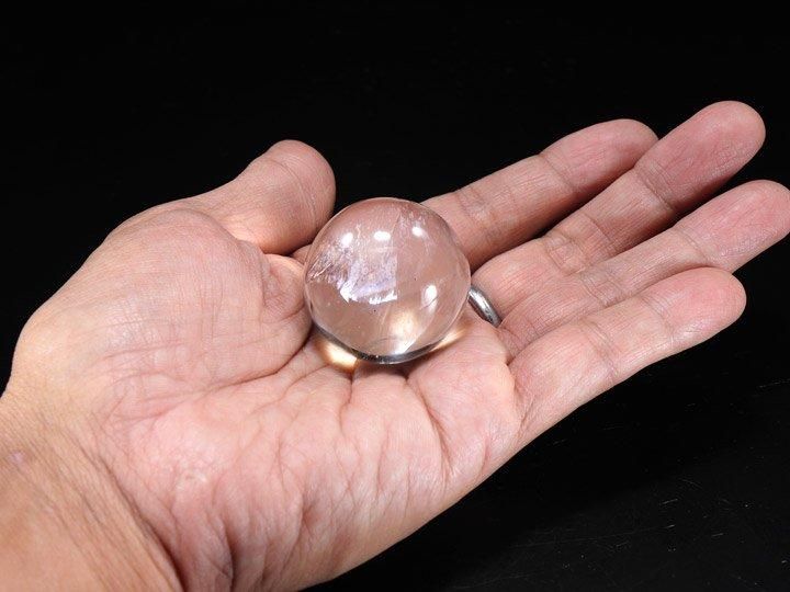 ヒマラヤ水晶丸玉 （小）直径 約57.1mm 鉱物入り 特別価格]ガネッシュヒマール産ヒマラヤ水晶丸玉/スフィア（球体