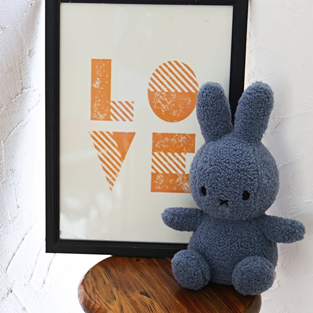 <img class='new_mark_img1' src='https://img.shop-pro.jp/img/new/icons39.gif' style='border:none;display:inline;margin:0px;padding:0px;width:auto;' />Miffy Recycle Teddy 33cm