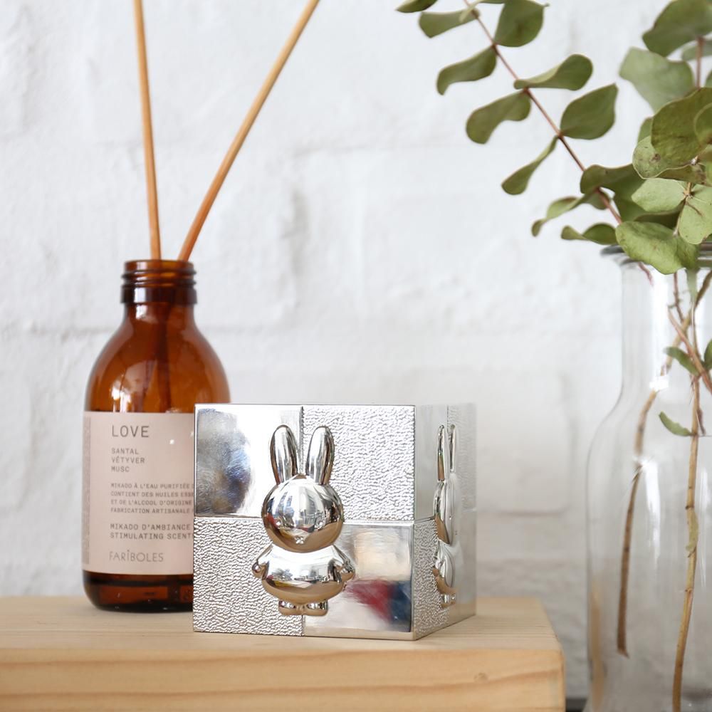 インテリアにもぴったりなミッフィーのキューブ型貯金箱。MIFFY MONEY