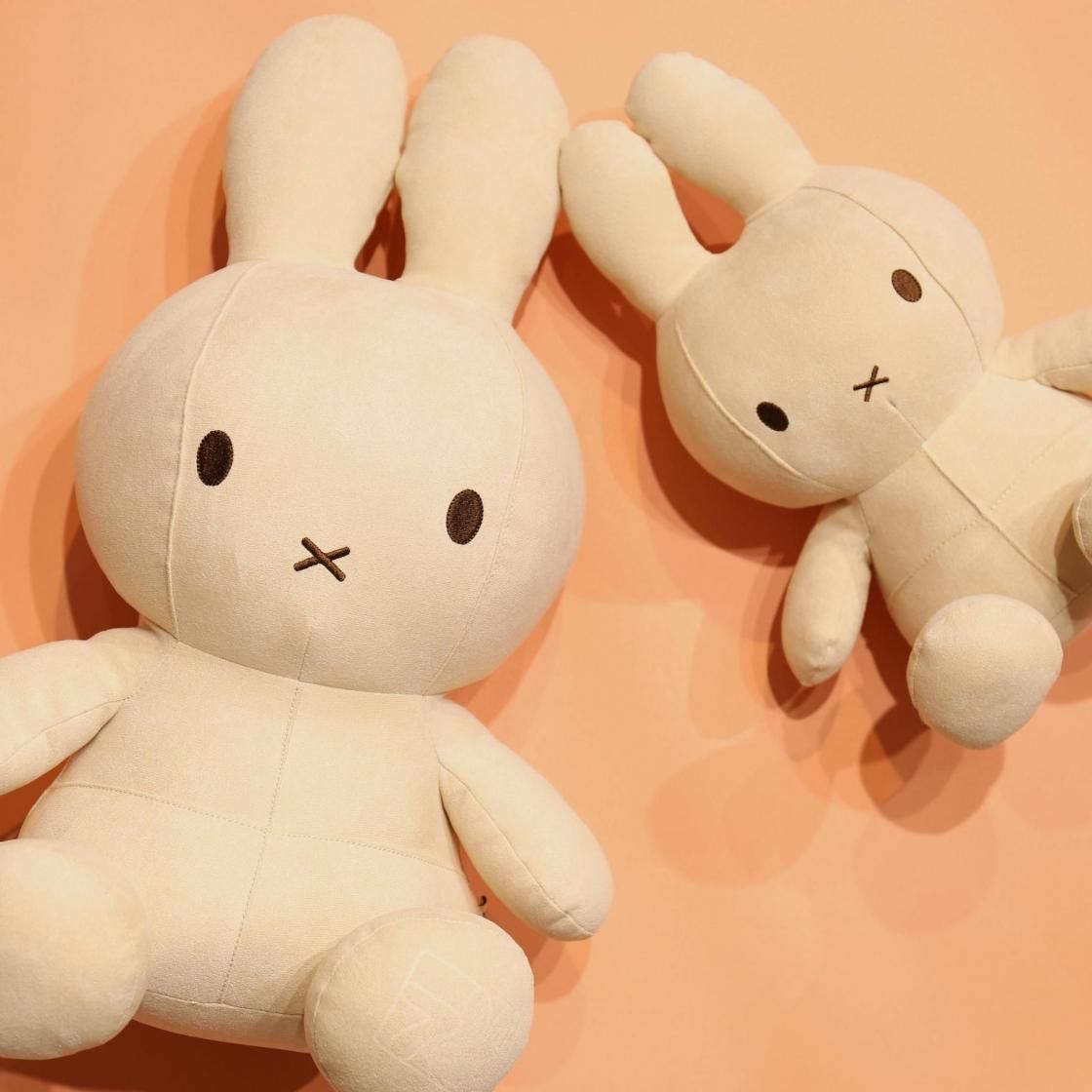 新商品2025HOLIDAY COLLECTION】Faux Suede Beige【祝70周年の