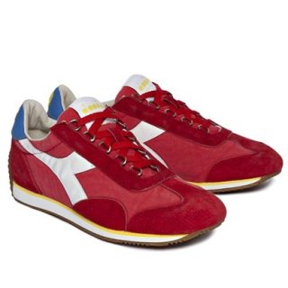 <img class='new_mark_img1' src='https://img.shop-pro.jp/img/new/icons15.gif' style='border:none;display:inline;margin:0px;padding:0px;width:auto;' />diadora EQUIPE H CANVAS STONE WASH Dark Red
