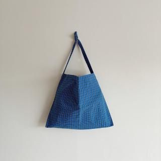 ONE HANDLE TOTE