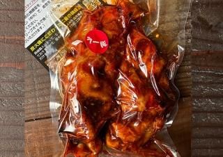 二足歩行の豚　２点 二足歩行のぶた - LINE スタンプ | LINE STORE