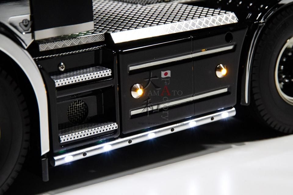 タミヤ1/14トラック 汎用 LED丸形サイドバンパー タミヤ1/14トラック 汎用 LED丸形サイドバンパー