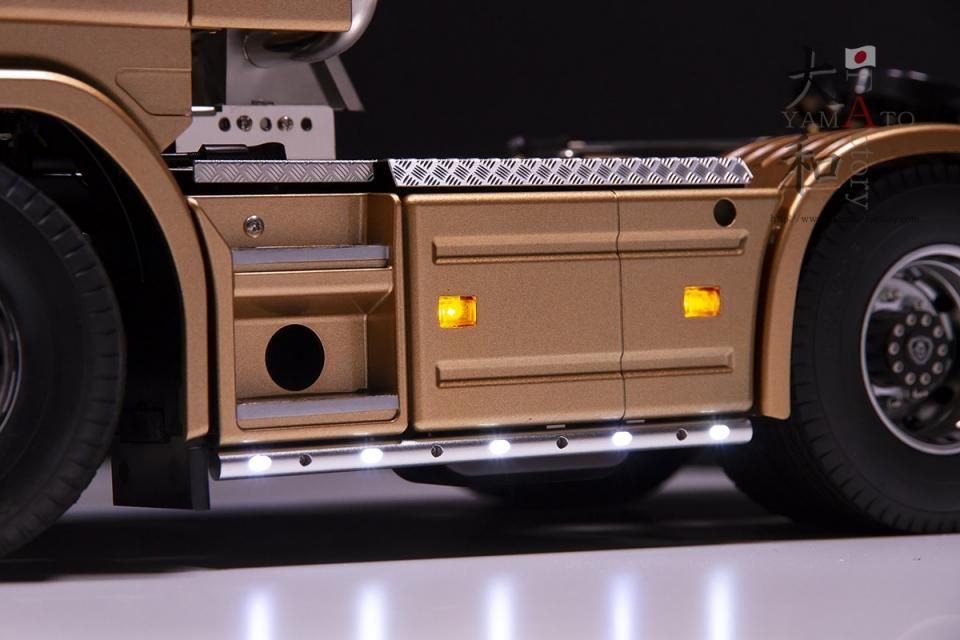 タミヤ1/14トラック 汎用 LED丸形サイドバンパー タミヤ1/14トラック 汎用 LED丸形サイドバンパー