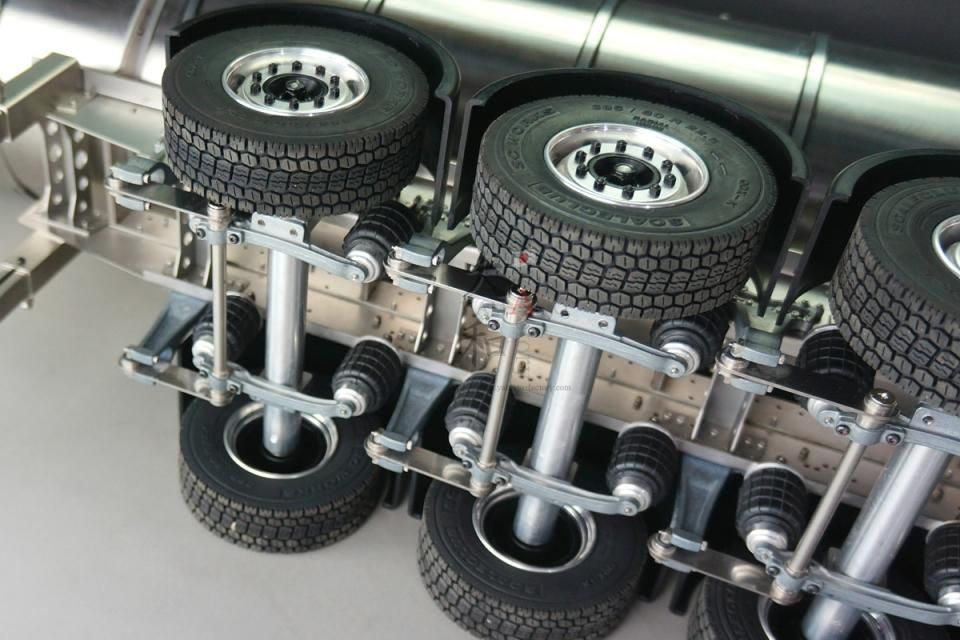 ヒ*ロ様 タミヤ　タンクトレーラー 　1/14スケール　 ジャンク Amazon | 1/14 タンク セミトレーラー シェル 旧バージョン