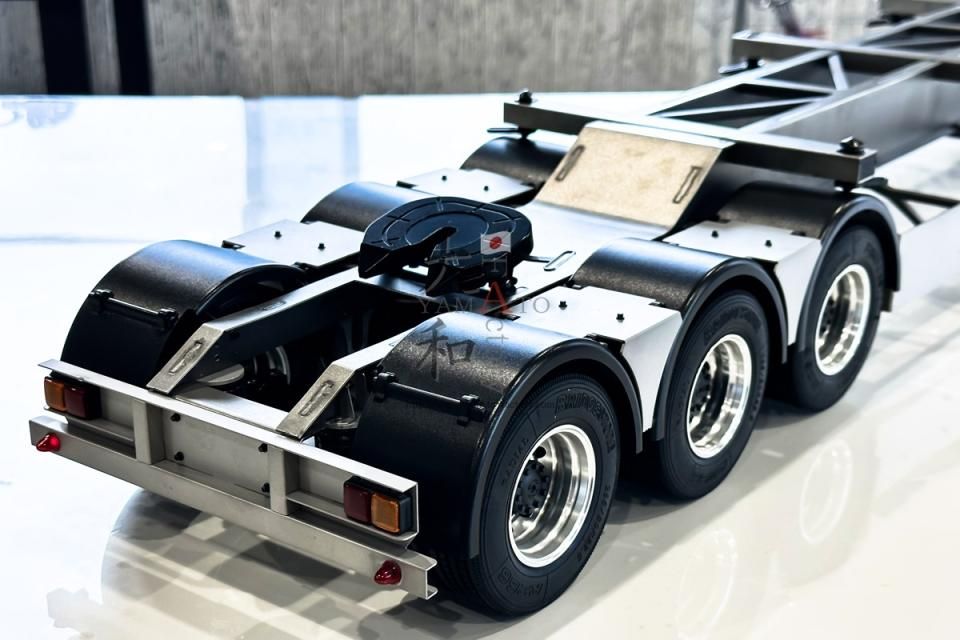 タミヤ1/14 フルメタル海上コンテナ積載ロングセミトレーラーキット タミヤ1/14 フルメタル海上コンテナ積載ロングセミトレーラーキット