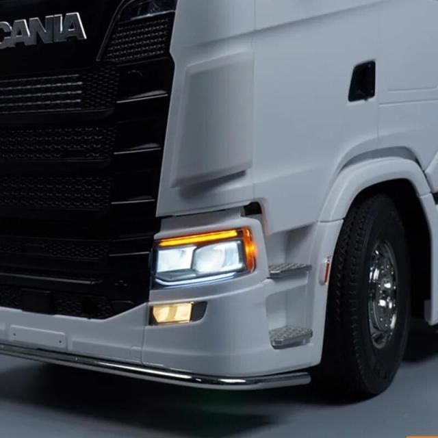 タミヤ1/14 SCANIA 770s、8×4/4兼用 シーケンシャルウィンカー