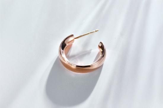 MIDDLE ROUND TYPE PIERCED EARRING