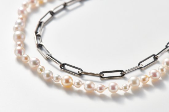 CHANGE FORM THE MIDDLE NECKLACE WITH AKOYA PEARL