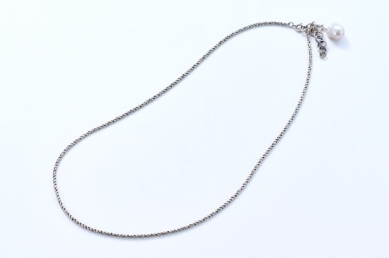 <img class='new_mark_img1' src='https://img.shop-pro.jp/img/new/icons6.gif' style='border:none;display:inline;margin:0px;padding:0px;width:auto;' />Double red bean chain necklace