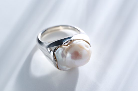<img class='new_mark_img1' src='https://img.shop-pro.jp/img/new/icons43.gif' style='border:none;display:inline;margin:0px;padding:0px;width:auto;' /> Freshwater Pearl Ring / No'1