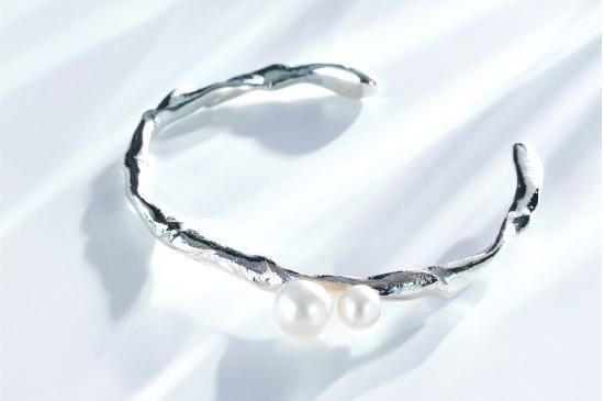 <img class='new_mark_img1' src='https://img.shop-pro.jp/img/new/icons6.gif' style='border:none;display:inline;margin:0px;padding:0px;width:auto;' />Amorphus bracelet / NO'2