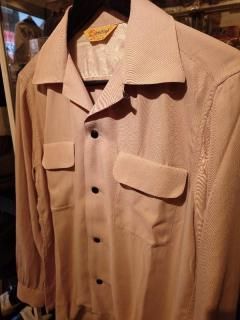 <img class='new_mark_img1' src='https://img.shop-pro.jp/img/new/icons3.gif' style='border:none;display:inline;margin:0px;padding:0px;width:auto;' />The GROOVIN HIGH 50s Colr Shirt