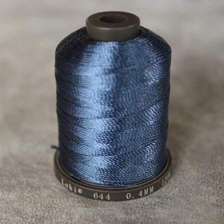 小巻 644藍色 シルク糸 - LOKI 羅樹工房 小巻 644藍色 シルク糸 - LOKI 羅樹工房