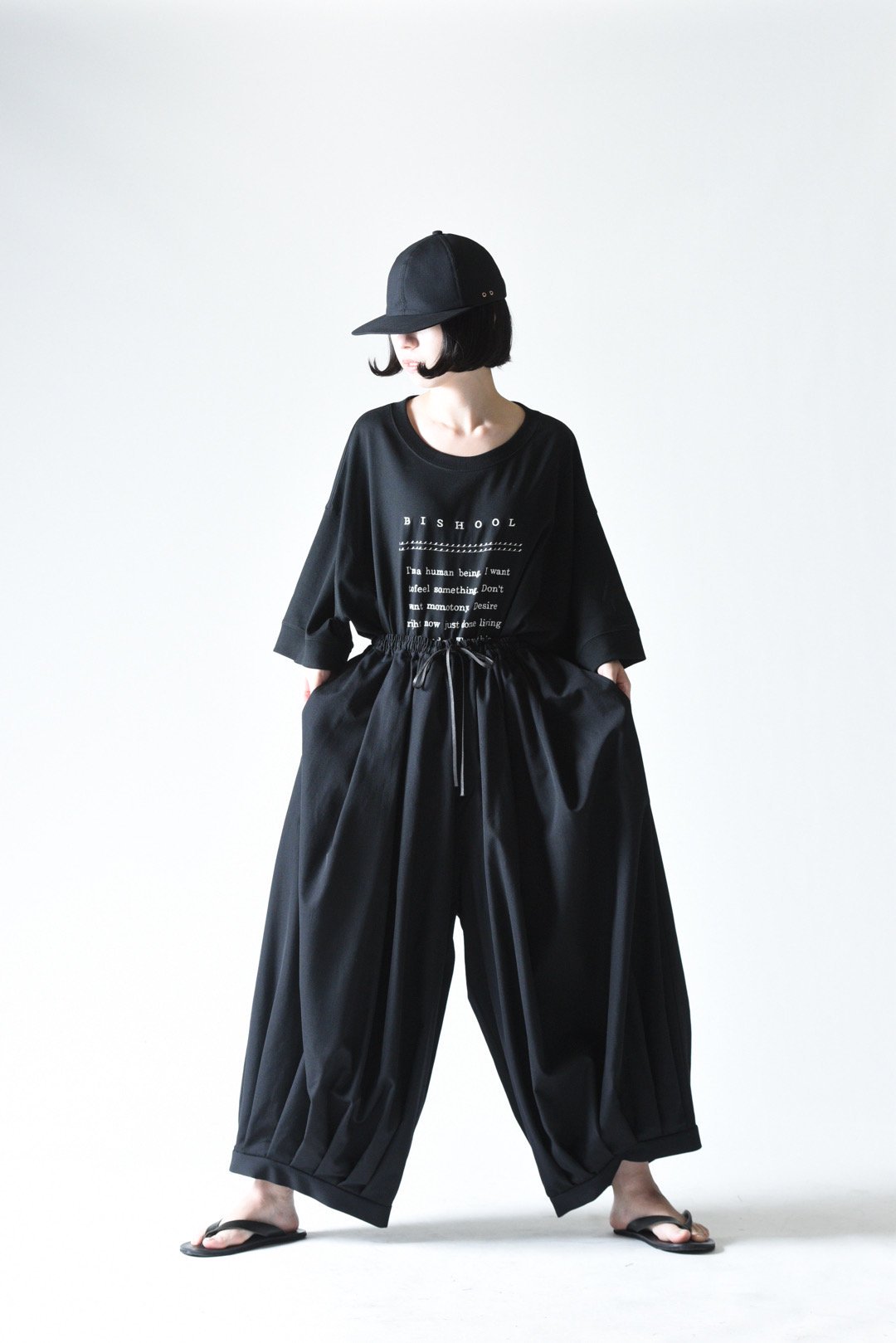 Wool Gabardine Pumpkin Drape Pants black - BISHOOL