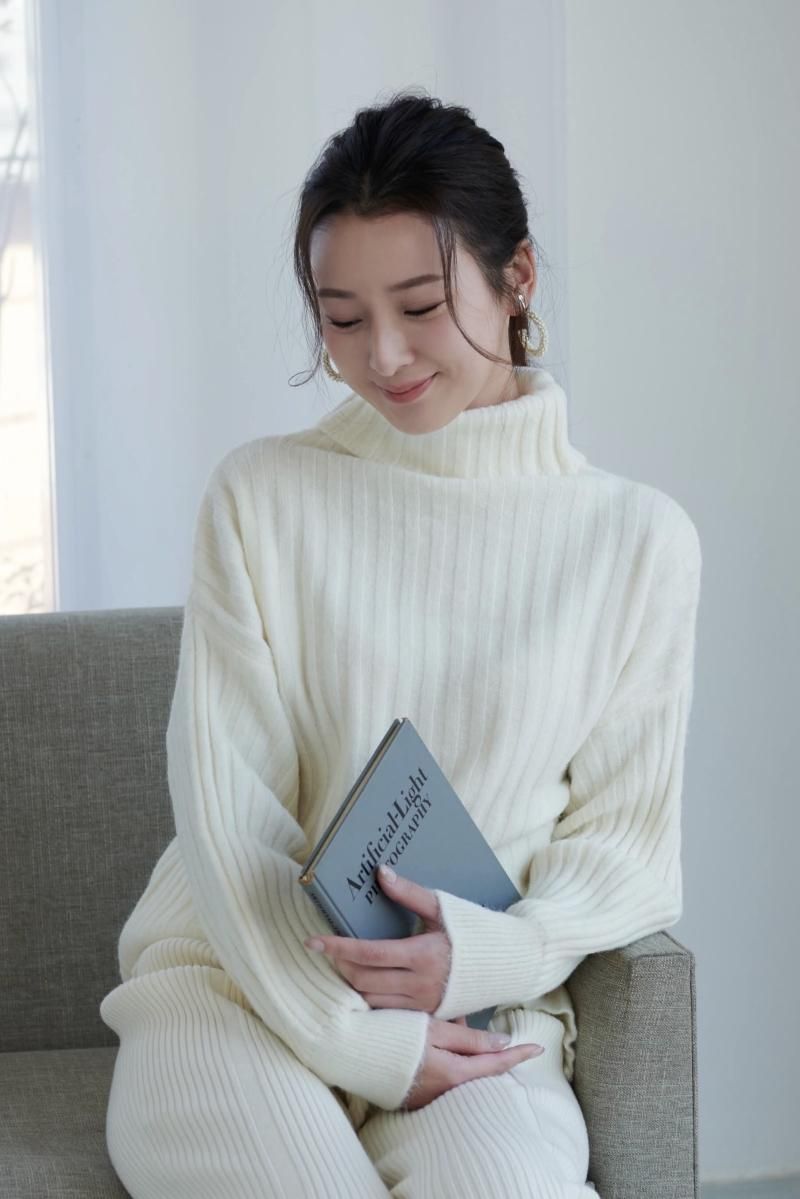 2022 AW 冴木柚葉着用 ボトルネックセーター 【WH /BR】 2022 AW 冴木柚葉着用 ボトルネックセーター 【WH /BR】