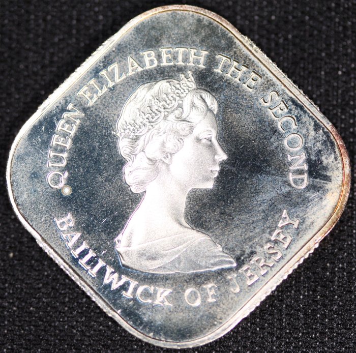 イギリス エリザベス2世 Elizabeth II (1952-)1ポンド銀貨 - コレクション