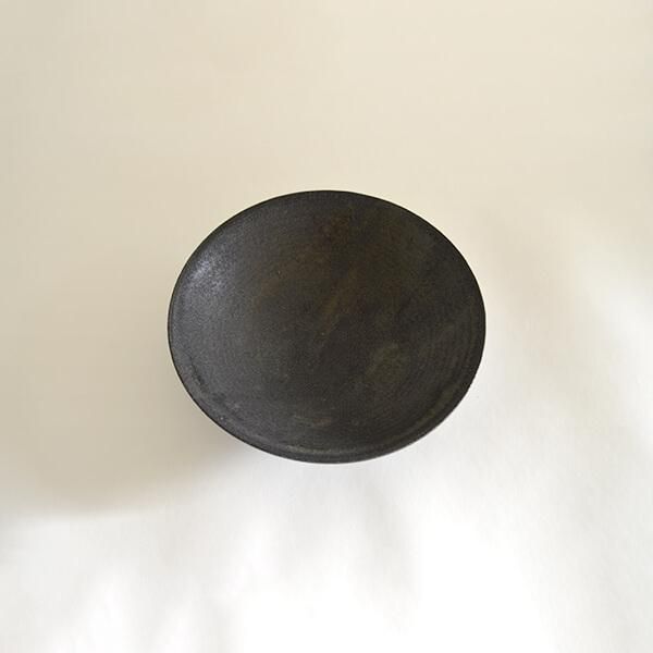 長谷川奈津 黒釉 八寸鉢 - Jikonka ONLINE SHOP 長谷川奈津 黒釉 八寸鉢 - Jikonka ONLINE SHOP