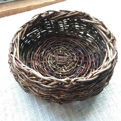 美品蔓編みカゴ籠手作り大ぶり編みカゴディスプレイにぴったり