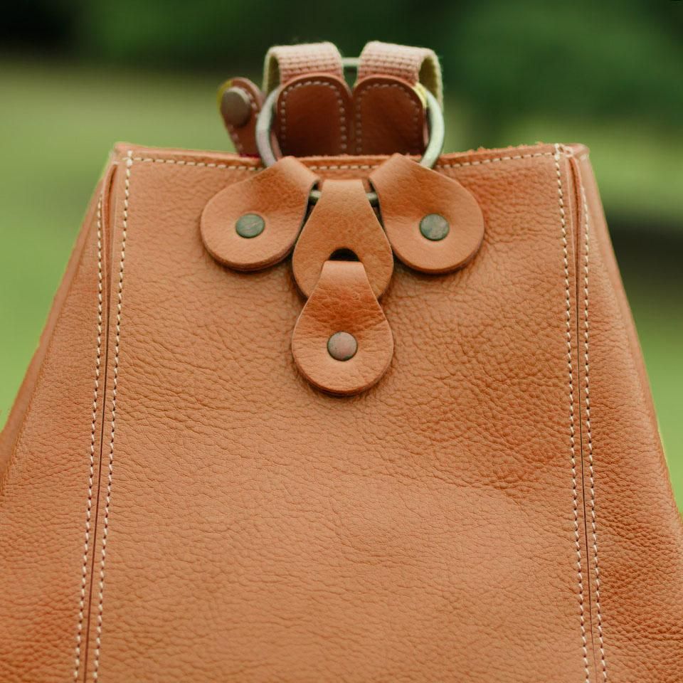 ナチュラルテイストのヌメ革リュック オレンジ（レザー 牛ヌメ革）