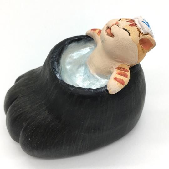 猫の置物　もりわじんさん　猫足風呂 もりわじん作品 うき猫「猫足風呂」7 黒足 在庫あり - ねこの大五郎