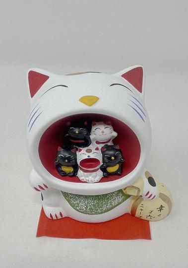 口いっぱいの幸せアニマル 幸せごろにゃ~ 猫の置物 招き猫 貯金 口いっぱいの幸せアニマル 幸せごろにゃ~ 猫の置物 招き猫 貯金