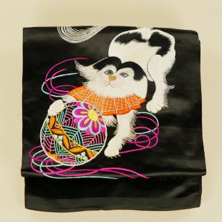 アンティーク名古屋帯　黒繻子帯　犬と毬　刺繍