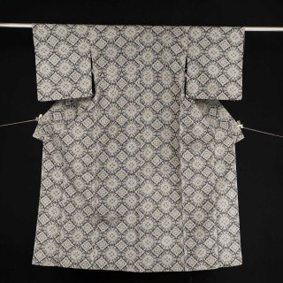 小紋　紬　絣織り　アラベスク文様　裄丈64.5�