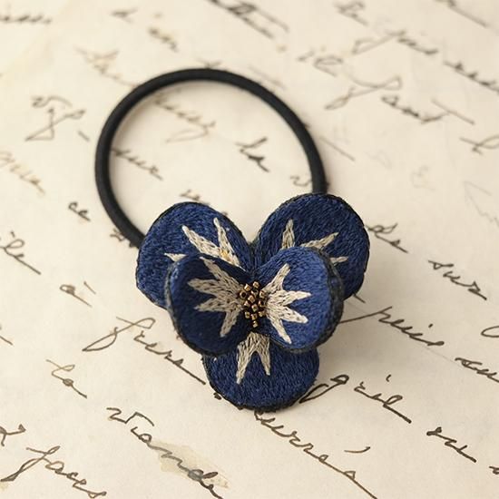 パンジー刺繍ヘアゴムパッチンピンセット☆ブルー パンジー刺繍ヘアゴムパッチンピンセット☆ブルー