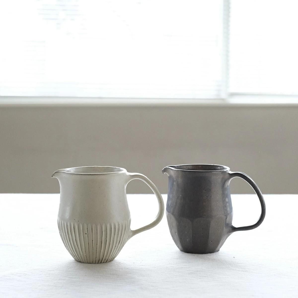 ミシャコシャ mizacosha ピッチャー 水差し 陶器 花器としても使える陶器のピッチャー - かもしか道具店