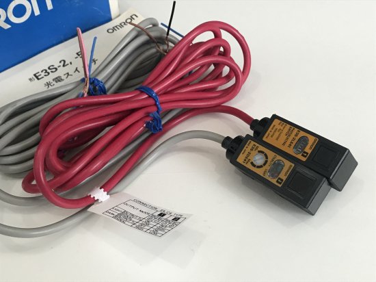 FS06-003]OMRON アンプ内蔵型光電センサー E3S-2E41(投光器E3S-2LE41