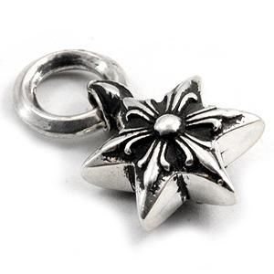 クロムハーツ（Chrome Hearts）ペンダント スター チャーム