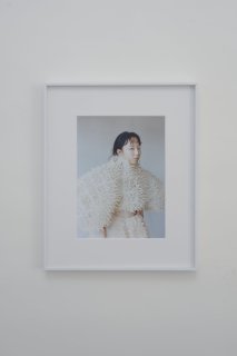 RINA KATSUTA PHOTO EXHIBITION FLOWERING GOODS　額装写真【p06_06】

の商品画像