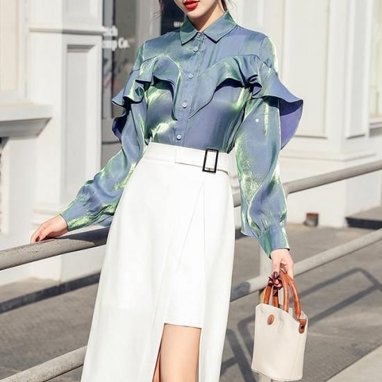 ブラウス レディース シャツ おしゃれ オフィス 40代 50代 春 春夏 代 30代 光沢 高見え フリル 長袖 シャツ 無地 シンプル ボリューム ボリューム袖 おしゃれ 大人 可愛い ワンピの里