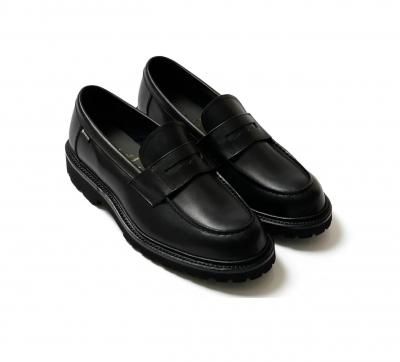 <img class='new_mark_img1' src='https://img.shop-pro.jp/img/new/icons1.gif' style='border:none;display:inline;margin:0px;padding:0px;width:auto;' />REGAL Shoe&Co.Loafers GTX BlackLoafers GORE-TEX