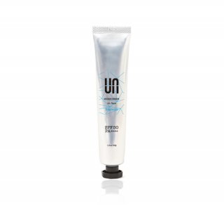 <img class='new_mark_img1' src='https://img.shop-pro.jp/img/new/icons25.gif' style='border:none;display:inline;margin:0px;padding:0px;width:auto;' />UN　SUNSCREEN on face fragrance